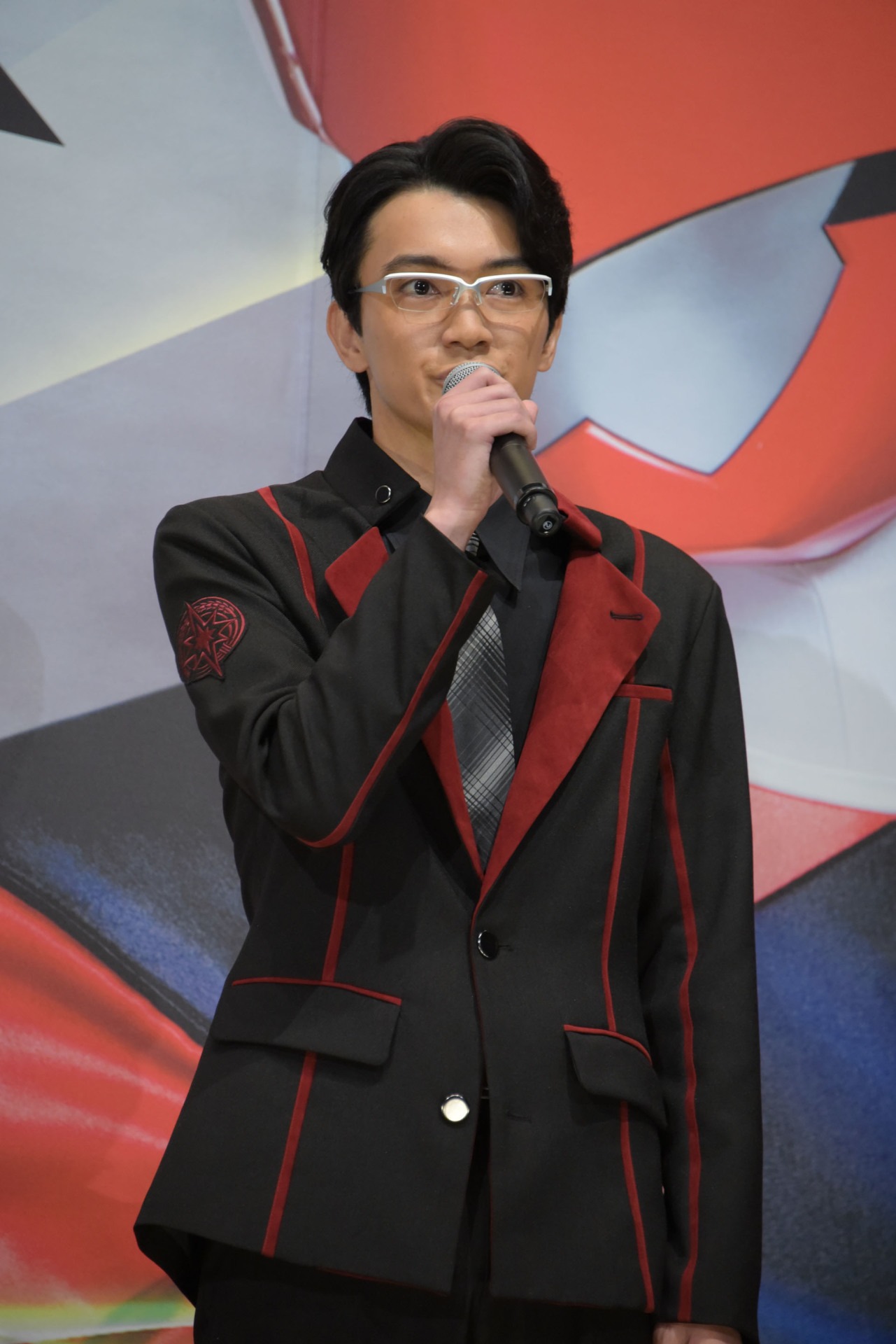 越智友己