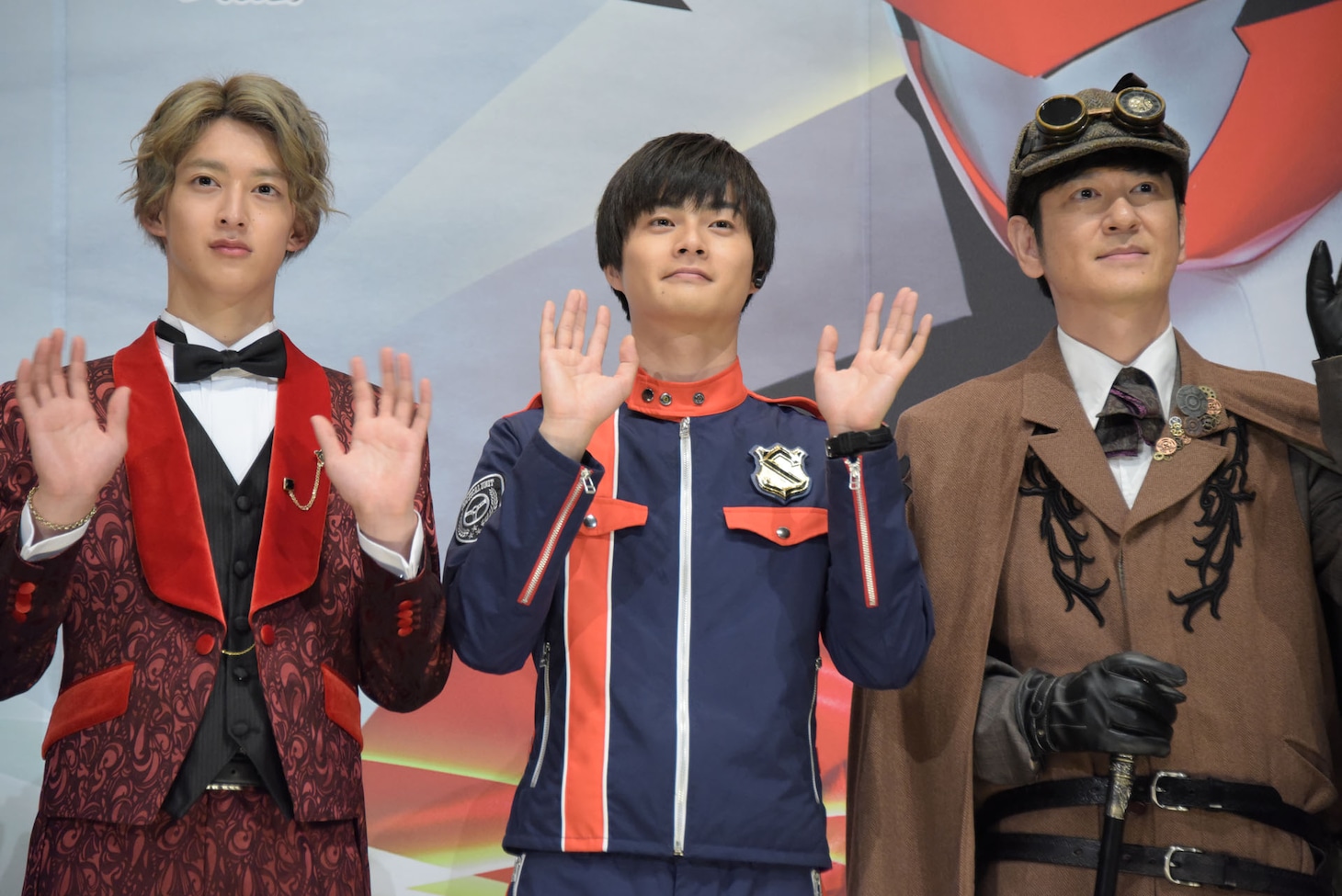 左から伊藤あさひ、結木滉星、ココリコ田中。