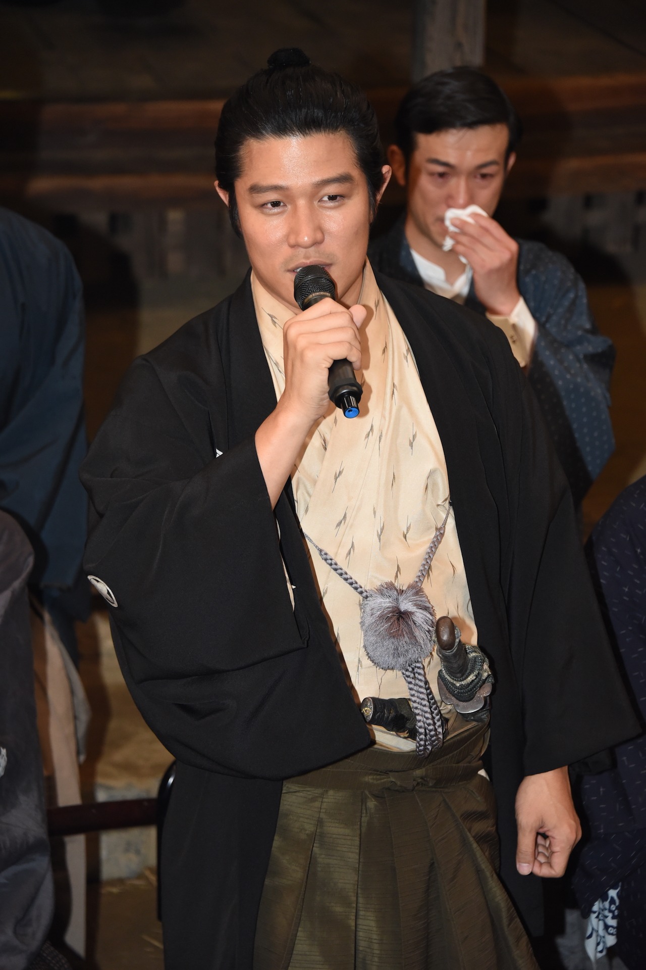鈴木亮平
