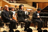 左から久石譲、山崎賢人、辻井伸行。