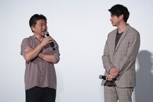 左から是枝裕和、山田裕貴。