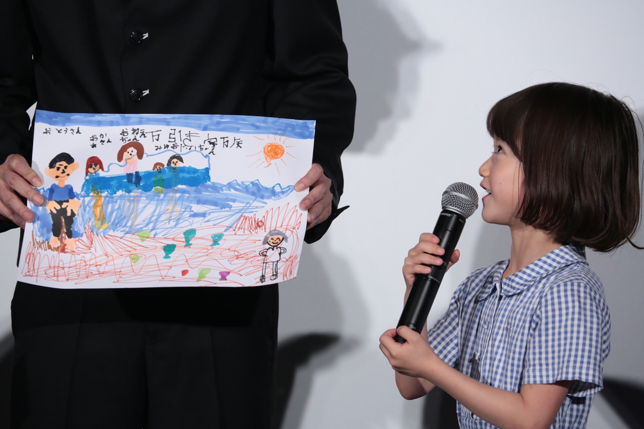 佐々木みゆ（右）