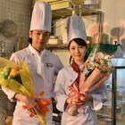 「崖っぷちホテル!」浜辺美波と中村倫也の厨房コンビがクランクアップ