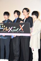 「劇場版ドルメンX」の初日舞台挨拶の様子。