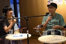 左から横浜聡子、真利子哲也。