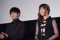 左から梶裕貴、加隈亜衣。