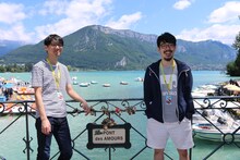 アヌシー国際アニメーション映画祭2018に参加した新井陽次郎（左）と石田祐康（右）。