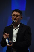 イーウェイ・チャイ