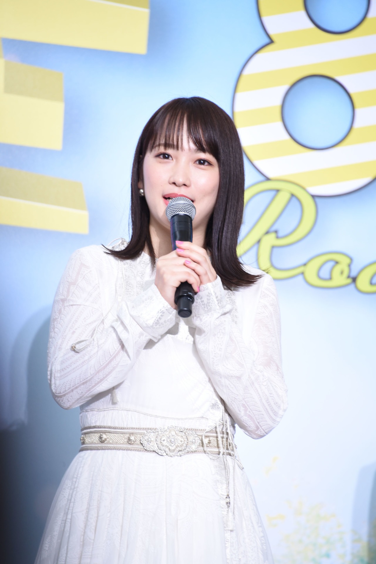 川栄李奈