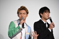 ネタバレをしそうになり、慌てる佐藤大樹（左）。