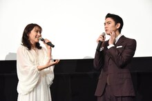 左から知英、稲葉友。