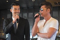 左から真喜志一星、小沢仁志。