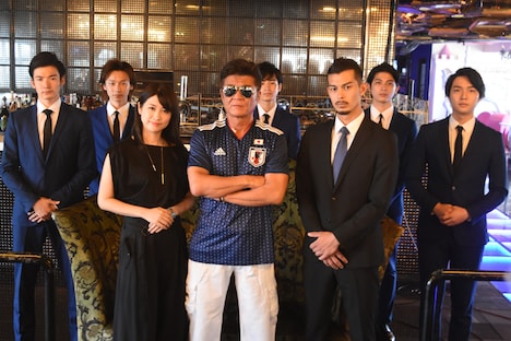 前列左から、飛鳥凛、小沢仁志、真喜志一星。後列左から沢木誠人、木田桂介、狩野健斗、砂川脩弥、奥雄人。