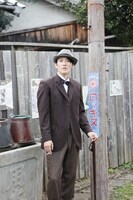 小水たいが演じる小西次郎。