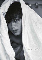 「竹内涼真写真展 unreleased -photo by Akinori Ito-」会場限定カバーの「Ryoma Takeuchi」（イメージ）。