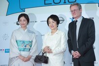 左から常盤貴子、林文子、ローラン・ピック。