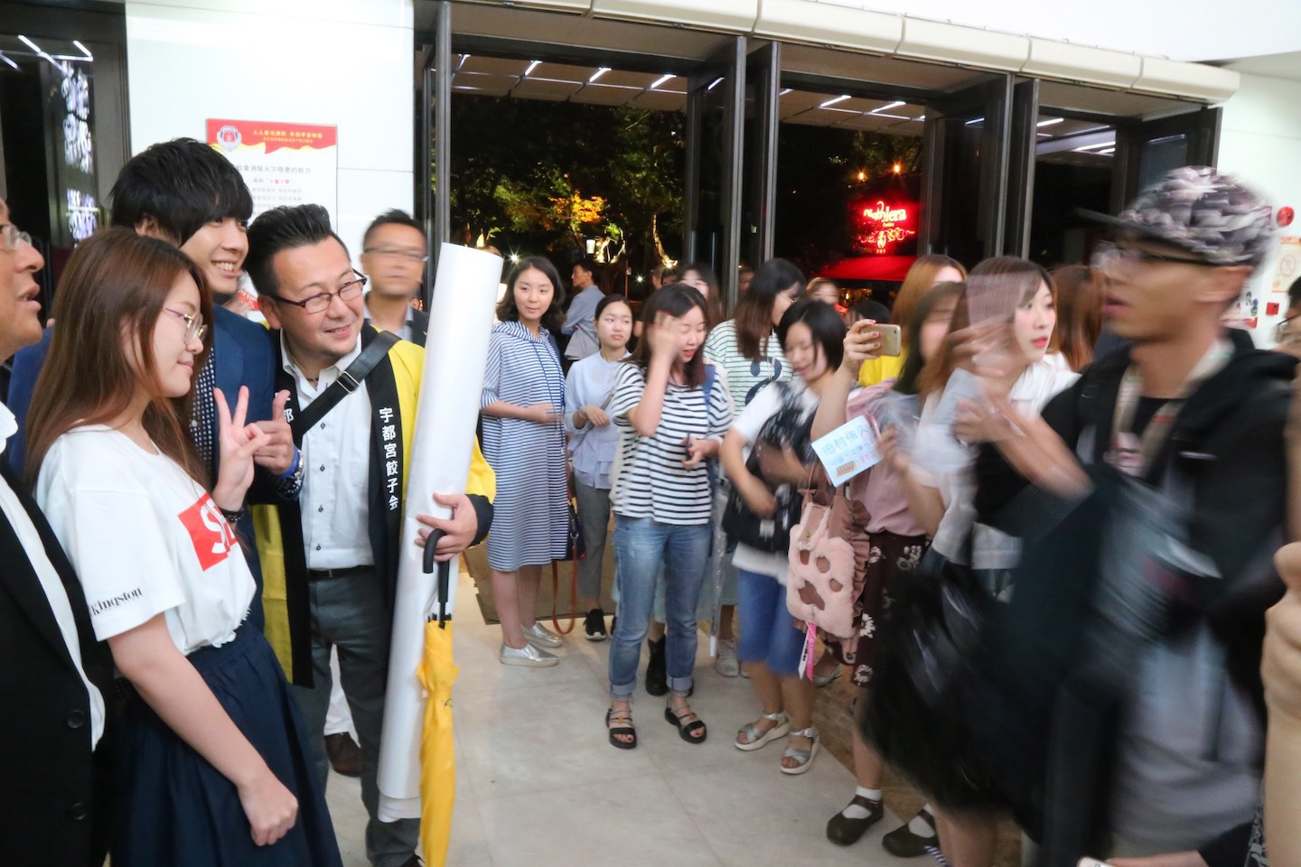 第21回上海国際映画祭で行われた「キスできる餃子」イベントの様子。