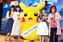 「劇場版ポケットモンスター みんなの物語」公開アフレコイベントにて、左から中川翔子、川栄李奈、芦田愛菜、野沢雅子。