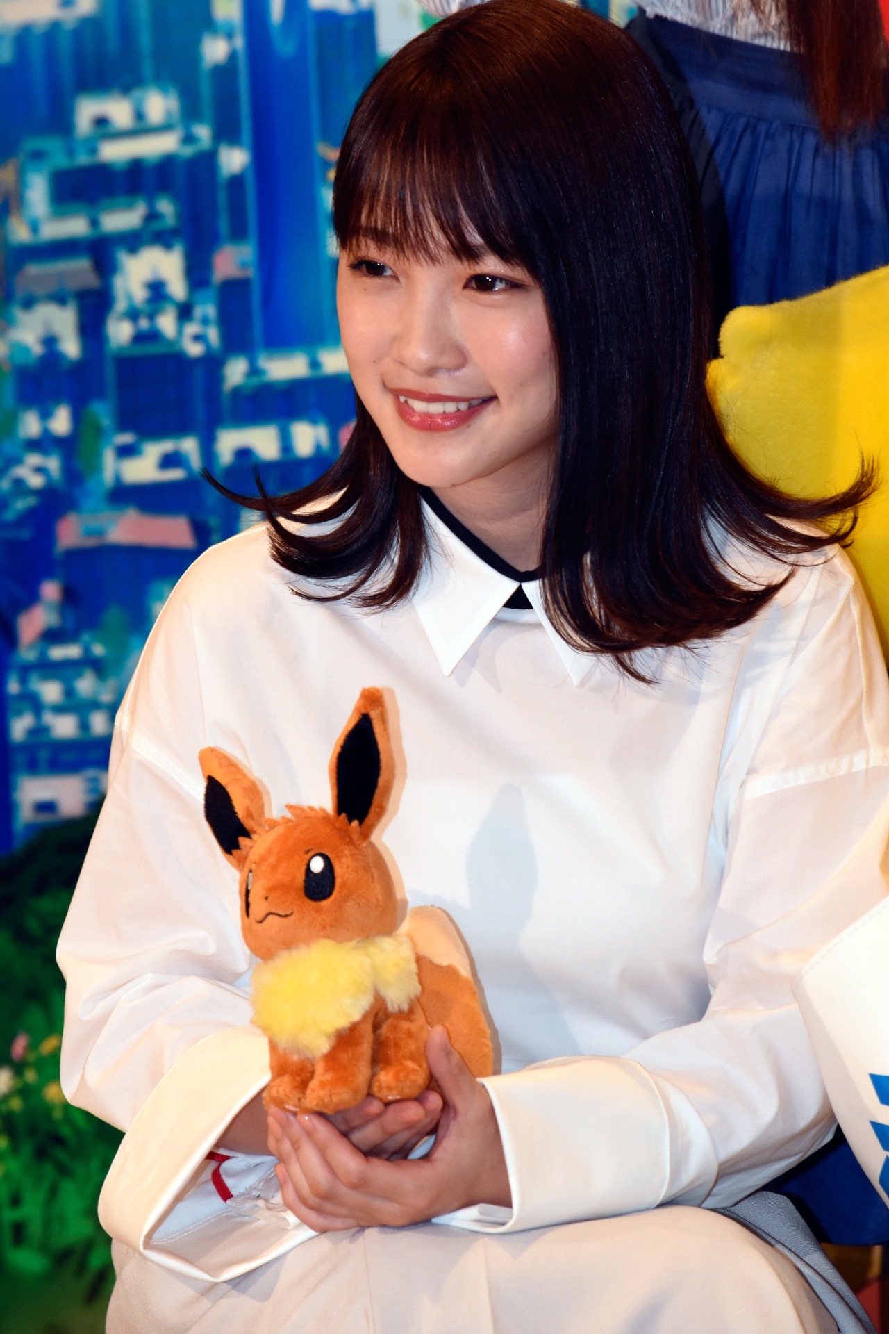 川栄李奈