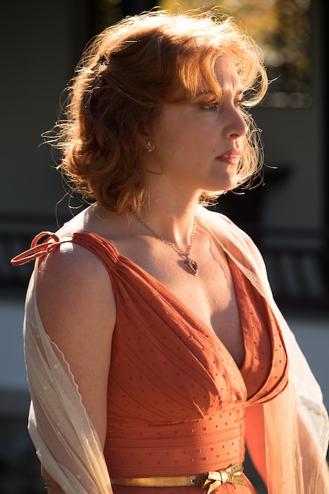 「女と男の観覧車」より、ケイト・ウィンスレット演じるジニー。