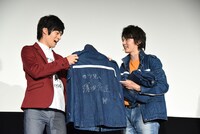 左から平田雄也、濱田龍臣。