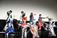 変身生披露の様子。