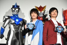 前列左から小池亮介、平田雄也。