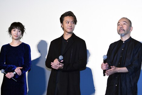 左から夏帆、EXILE TAKAHIRO、塚本晋也。