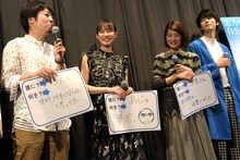 「3人は絶対仲良くならないと思ってた」と明かす湯浅弘章（左）。