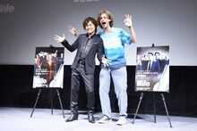 左から森久保祥太郎、マシュー・グレイ・ギュブラー。