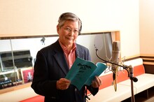 「ミッドナイト・ラン【地上波吹替追録版】」の吹替収録に参加した羽佐間道夫。