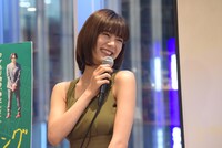 「いい写真いっぱい撮れました」と満面の笑みを浮かべる、池田エライザ。