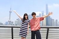 第21回上海国際映画祭に参加した中条あやみ（左）と佐野勇斗（右）。