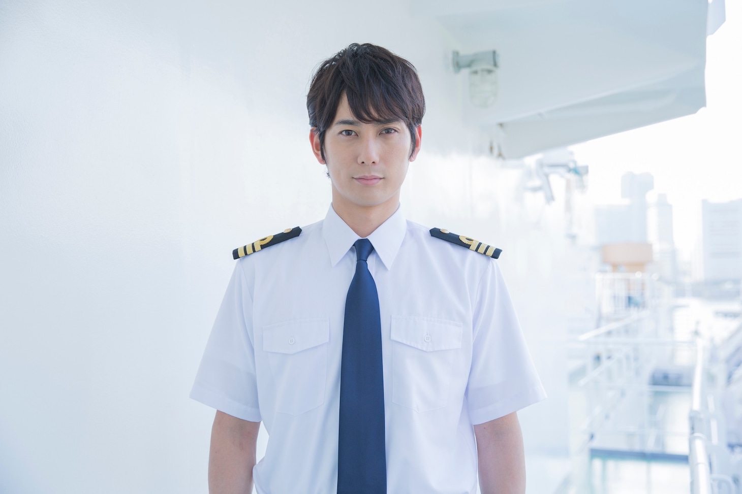 平岡祐太演じる神崎拓也。