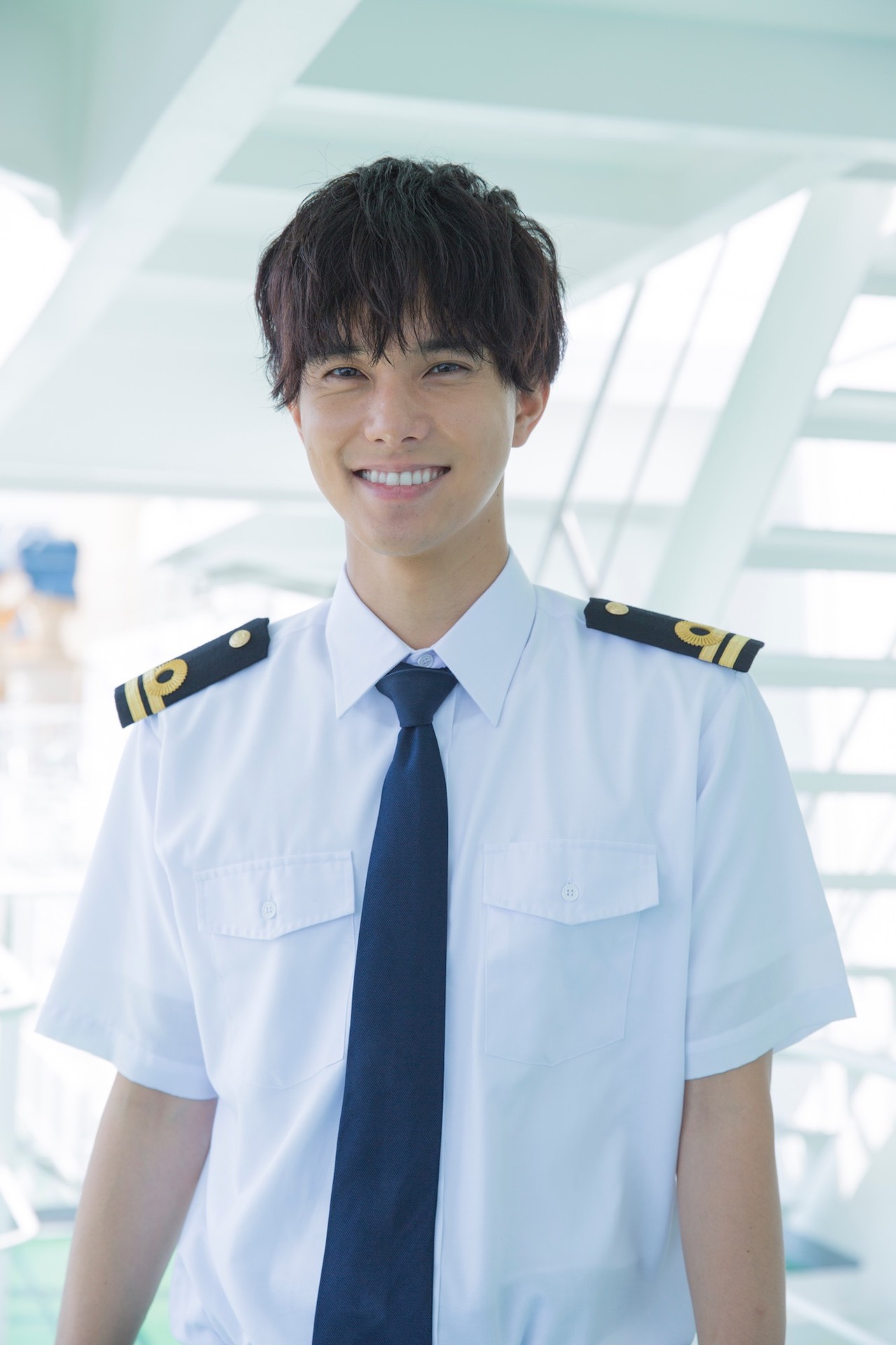 水野勝演じる晴海修作。