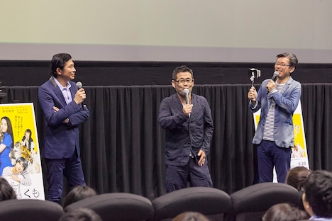 左から鈴井貴之、藤村忠寿、嬉野雅道。