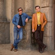 「Once Upon a Time in Hollywood（原題）」に出演するブラッド・ピット（左）とレオナルド・ディカプリオ（右）。