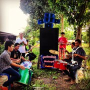 クン・ナリンズ・エレクトリック・ピン・バンド