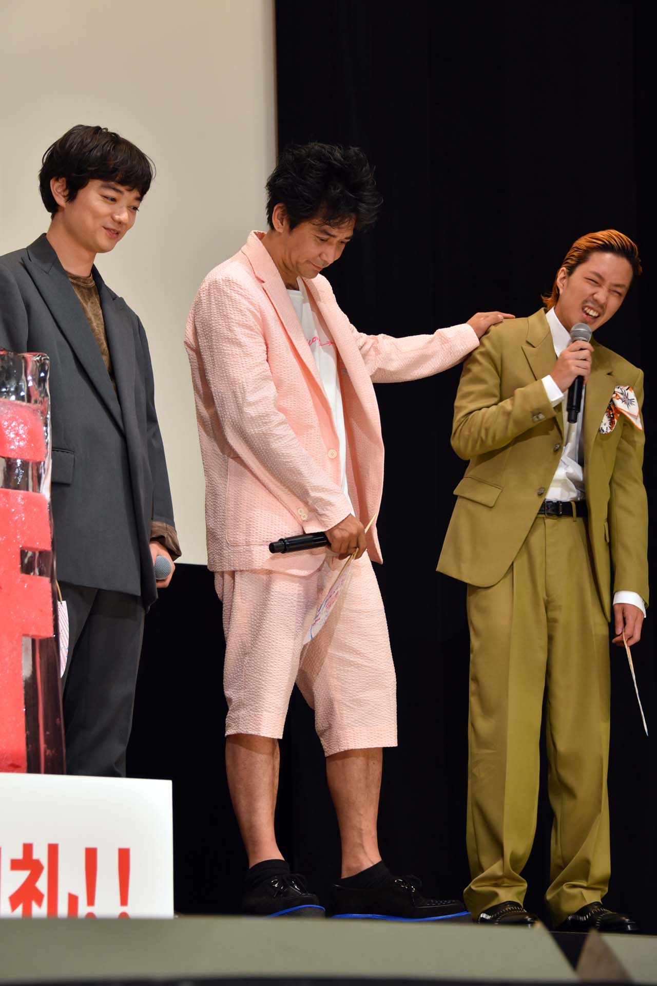 「パンク侍、斬られて候」初日舞台挨拶の様子。