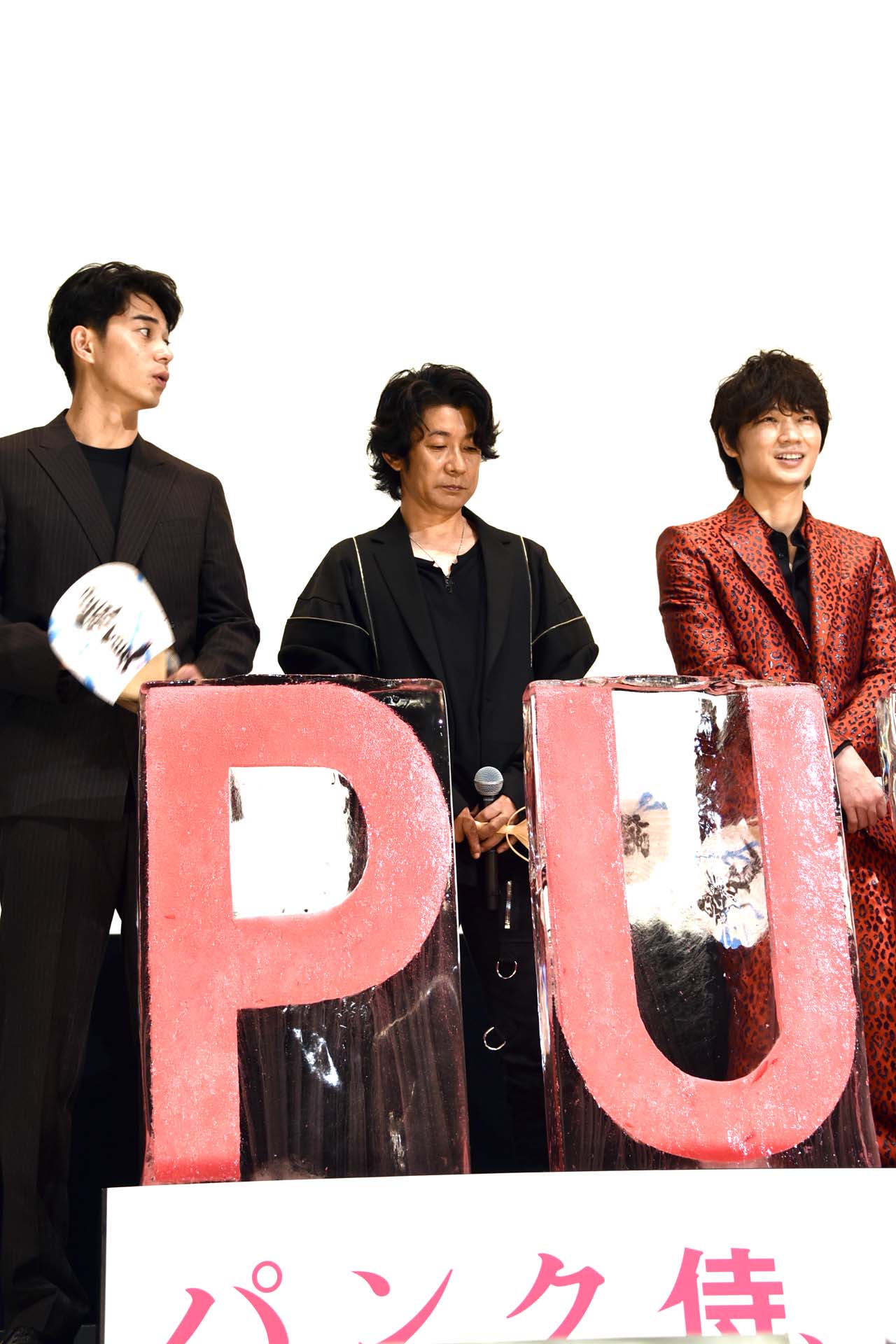 「パンク侍、斬られて候」初日舞台挨拶の様子。