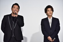 左から別所哲也、岩田剛典。