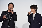 左から別所哲也、岩田剛典。