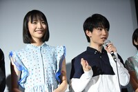 左から駒井蓮、勧修寺保都。