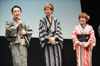 左から濱田岳、山寺宏一、松本梨香。