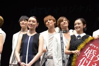「婚外恋愛に似たもの」七夕試写ライブイベントの様子。