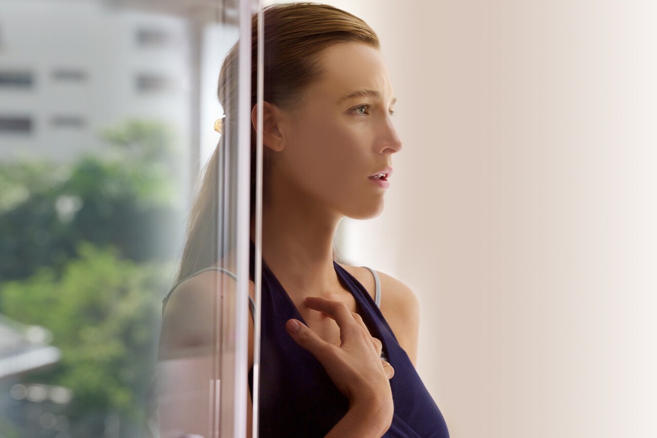 視力取り戻した妻、彼女に嫉妬する夫…サイコスリラー「かごの中の瞳」公開