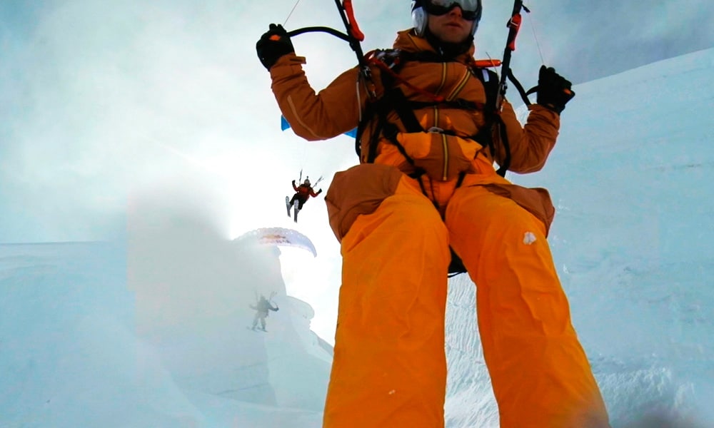 「クレイジー・フォー・マウンテン」スキーヤー目線の映像でカイトスキー疑似体験