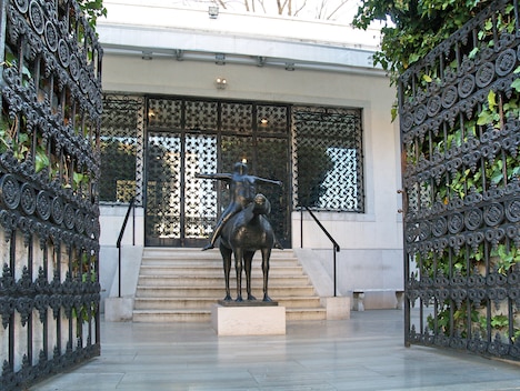 「ペギー・グッゲンハイム アートに恋した大富豪」