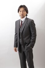 波岡一喜演じる塩田丸雄。