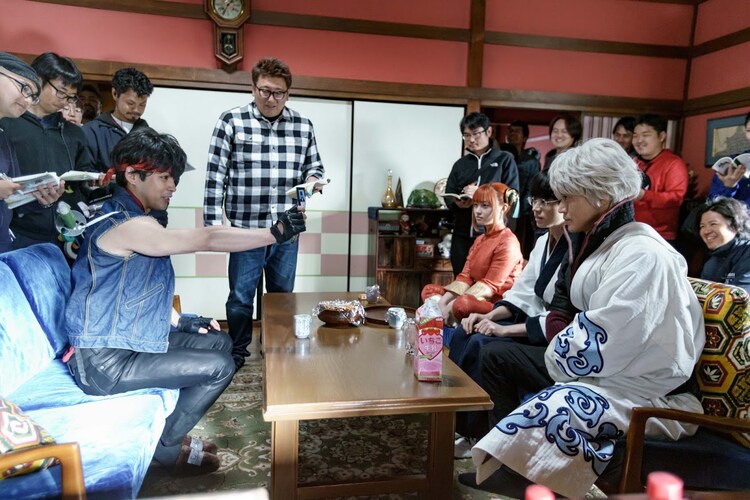 銀魂2 現場レポ フル回転 の柳楽優弥のアドリブに橋本環奈がすかさず応酬 制作現場レポート コミックナタリー